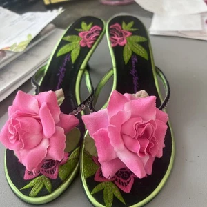 Beverly Feldman Pink Flower Sandals With Rhinestones And A Kitten Heel - Picture 1 of 8