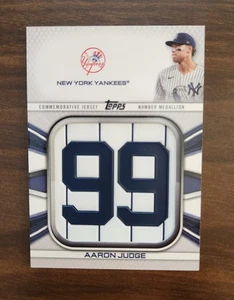2022 Topps Serie 1 - Medaglione Numero Maglia Reliquie Commemorative Aaron... - Foto 1 di 2