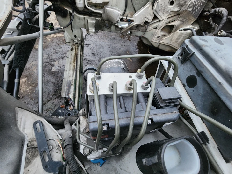 2000 2001 2002 JAGUAR XJ8 XK8 VANDEN PLAS ABS MODULE PUMP  MNC5920AC - Image 1 of 2