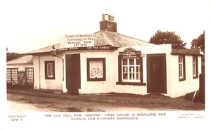 Primera casa en Escocia antigua barra de peaje Gretna famosa por matrimonios fugitivos RPPC - Imagen 1 de 2