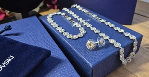 Swarovski Angelic Round Cut White Set: Necklace, Bracelet & Earrings, Boxed - Picture 1 of 17