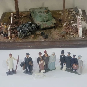 Lead Toy Figure. Four Sets Of People Plus Dog Vintage. Family, Business Men Etc - Bild 1 von 14