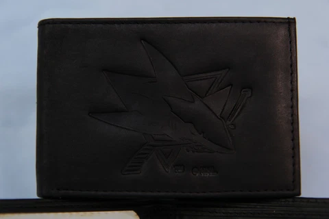 SAN JOSE SHARKS   Leather BiFold Wallet   NEW  black 2 sb Cover
