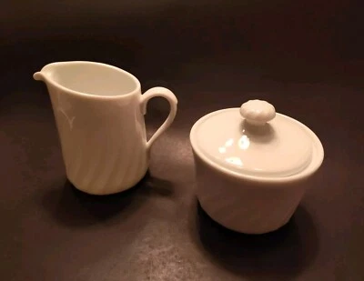Crema y azúcar con tapa Corning Corelle Enhancements White Swirl 81-TY Foto 1 de 4