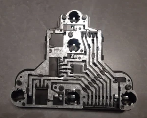 PLATINE FEU ARRIERE DROIT OU GAUCHE  GOLF 3 REF 1H6945257 - Imagen 1 de 6