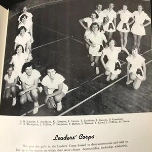 1952 Nelson W Aldrich High School Yearbook Lakewood RI THE REMINDER Fashions 50s - Picture 1 of 8