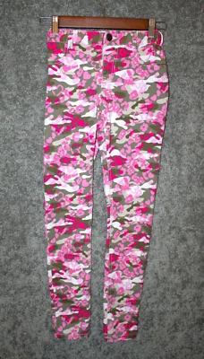 Pantalones elásticos 12 jeggings rosas camuflados corazones para niñas de Children's Place Foto 1 de 4
