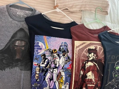 Lote de camisas de la Guerra de las Galaxias~BONITAS_2=sin usar_DARTH VADER_Sith_DEATH TROOPER_Phasma_REN_Jedi Foto 1 de 4