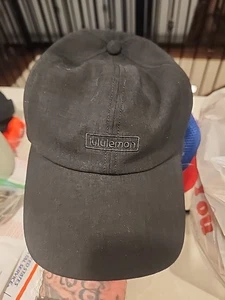 Lululemon Baseballmütze Kappe schwarz Logo verstellbarer Riemen Unisex Laufen Training - Bild 1 von 6