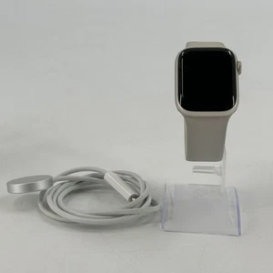 Apple Watch (Series 8) 41mm Starlight Aluminum w/ Starlight Sport (GPS) - Fair - Zdjęcie 1 z 5