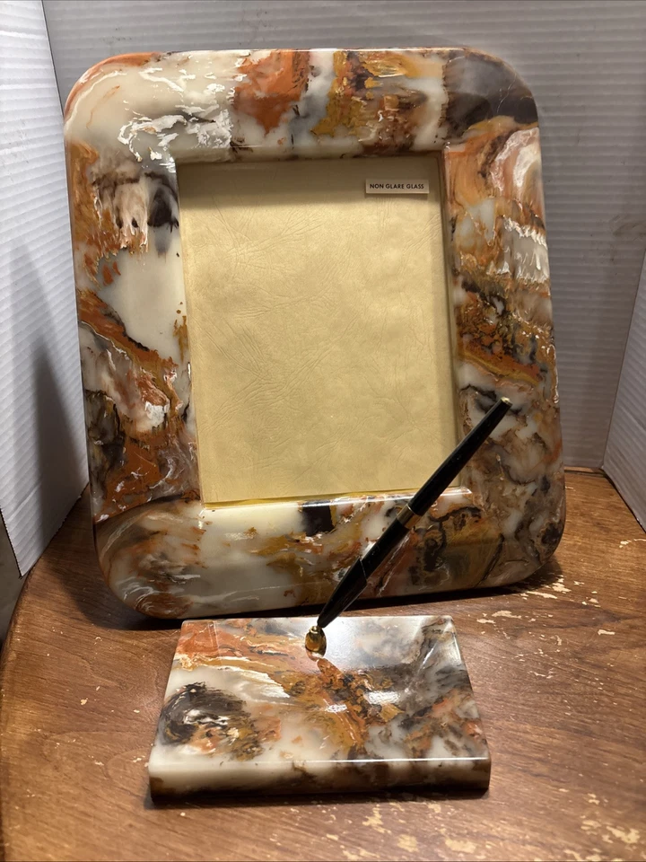 Marco de fotos y bolígrafo de mármol de piedra de ágata sintética resina fundida vintage de los años 80 decoración Foto 1 de 4