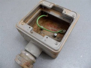 Appleton 2 Gang Cast Iron Device Box No Cover 1-1/4" ID on Threads - Picture 1 of 6