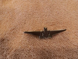 Vintage AA American Airlines Flight Wings - Metal Pin - Picture 1 of 2