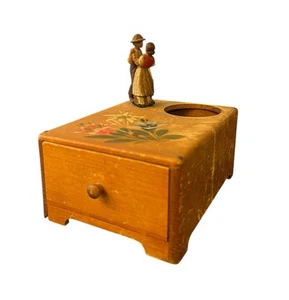 Caja de música de madera vintage tallada amantes pareja bailarina floral rectangular alemana - Imagen 1 de 14