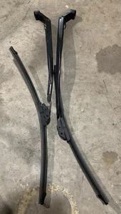 2006-2015 Lexus IS250 IS350 FRONT RIGHT & LEFT Windshield Wiper Arm, Nuts & Caps - Picture 1 of 5