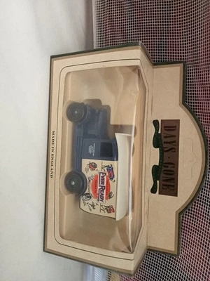 Lledo Days Gone Vintage Models - 1928 Chevrolet Van - Ever Ready - boxed - Image 1 of 4