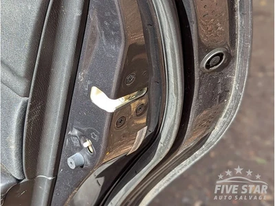 Cerradura puerta trasera derecha Mazda 6 2013 Estate 4/5 puertas GJ/GL (12-20) diésel 2,2 D Foto 1 de 3