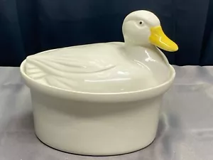 Hall "DUCK" Oval Covered Casserole / Tureen Dish ~ White ~ 9" Overall Height - Picture 1 of 9