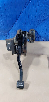 Pedal de parada de freno de estacionamiento de emergencia HYUNDAI SONATA 2011-2014 FABRICANTE DE EQUIPOS ORIGINALES Foto 1 de 3