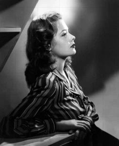 JANE GREER - 10" x 8" b/w Studio Portrait Photograph Circa 1940s - Picture 1 of 1