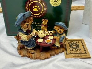 Boyds Bearstone Catherine & Caitlin Berriweather With Little Scruff Family - Imagen 1 de 12