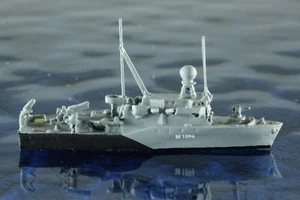 Passau M 1096 , Kl 333 n.U. Hersteller Albatros K 228a ,1:1250 Schiffsmodell - Bild 1 von 2