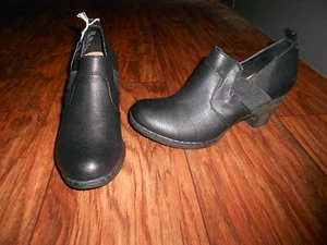 NEW Croft & Barrow Ortholite womens shoes size 6.5 M black bootie - Picture 1 of 7
