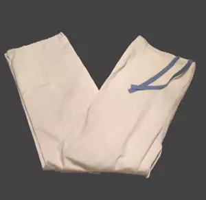 SCRUBS & BEYOND WHITE SCRUBS SIZE SMALL - Picture 1 of 4