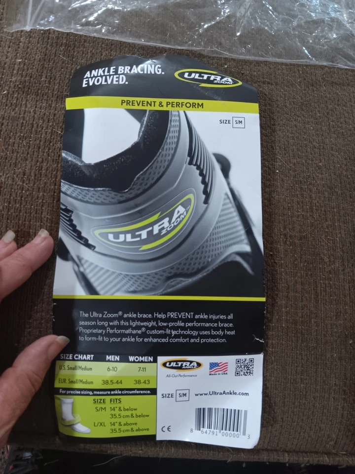 Ultra Zoom Ankle Brace Black Small/medium