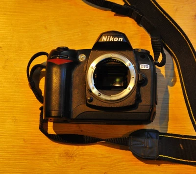 Nikon D D70 6.1MP Digital SLR Camera - Body Only - Spares or Repairs CHA Fault - Image 1 of 4