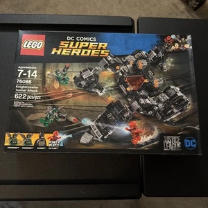 Lego. DC Comics Super Heroes: Knightcrawler Tunnel Attack (76086). Versiegelt Neu in OVP - Bild 1 von 16