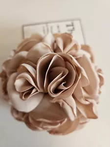 Girls Women 3.5" Satin Flower Hair Clip, Brooch,corsage CARAMEL BEIGE CHAMPAGNE. - Picture 1 of 3