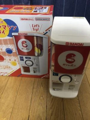 Máquina Gashapon PRUEBA Bandai Oficial Gachapon Cápsula Bola FedEx Foto 1 de 4