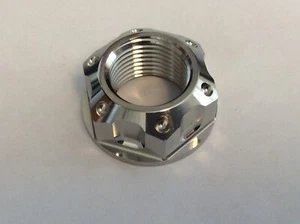 Tuerca de husillo del eje de la rueda trasera inoxidable de 18 mm se adapta a CBR900RR CB600F CB900F CBR600F - Imagen 1 de 3