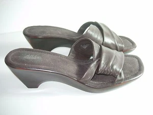 WOMENS BROWN LEATHER SLIDES WEDGE CAREER COMFORT SANDALS HEELS SHOES SIZE 8 M - Picture 1 of 4