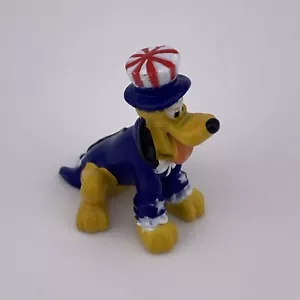 Disney Collector Packs Parque Serie 7 Decoración de Pasteles Mini Figura Patriótica Plutón 1” - Imagen 1 de 6