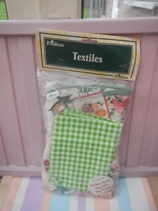 VINTAGE PROBUS TEXTILES APRON/GAUNTLET/TEATOWEL SET FLORAL/GINGHAM NEW - Picture 1 of 5