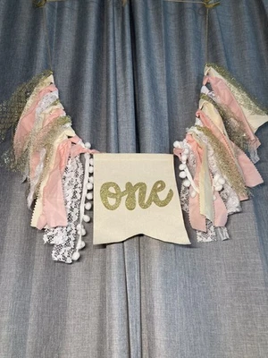 Banner de silla alta floral rosa dorado - pancarta de trona rosa primer cumpleaños Foto 1 de 4