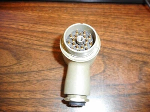 Je 2 M55181/7-03 Steckverbinder MW10M (M) D17 neue Abschnitte - Bild 1 von 3