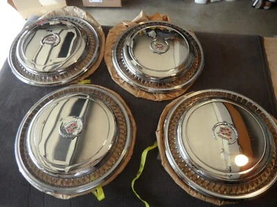 1974 年 1975 年原装凯迪拉克 Eldorado 轮毂盖套装 (4) 恢复和抛光 - 非常好 — 第 1/4 张图片