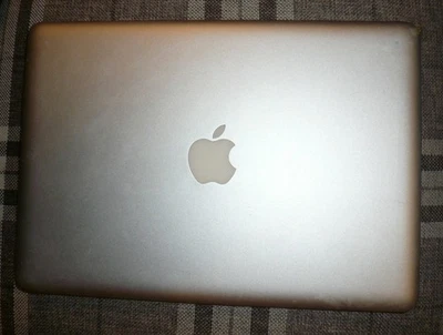 Macbook Pro 13,3 Zoll, Silber Intel Core I5, 2Ghz, 256GB - Bild 1 von 4