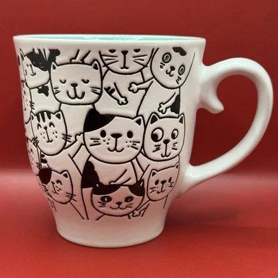 Taza cara de gato amigos caras repetitivas 17 oz Spectrum Designz 2024 verde azulado interior pata de gato Foto 1 de 4
