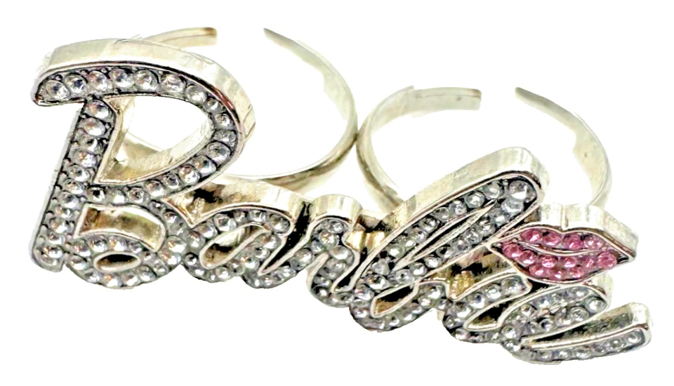 Anillo Barbie Mattel 2011 Disfraz Joyería Rosa Labio Estrás Logo Moda Joyería Foto 1 de 3