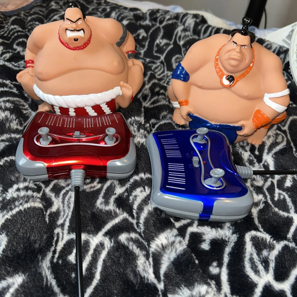 SUMO KING WRESTLING TOY SET RED AND BLUE SUMO WRESTLERS W REMOTES - Image 1 of 1