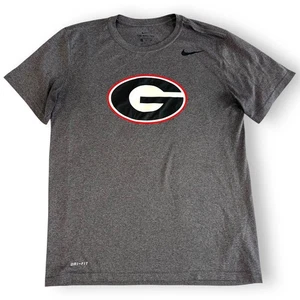 Camiseta Georgia Bulldogs Calce Atlético Medio Nike Dri Fit Gris - Imagen 1 de 9