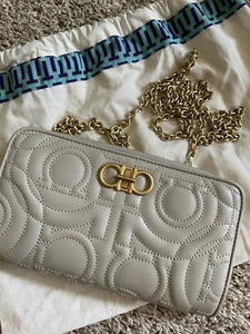 Salvatore Ferragamo Quilted Gancio Leather Wallet On Chain - Picture 1 of 7