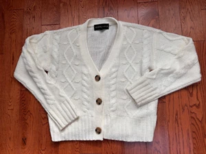 DAMEN KENDALL + KYLIE ELFENBEIN CARDIGAN ZOPFMUSTER CROPPED PULLOVER GRÖSSE LARGE - Bild 1 von 3