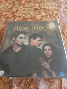 Twilight Saga New Moon The Movie Board Game With Collectible Crest Pieces Sealed - Picture 1 of 2