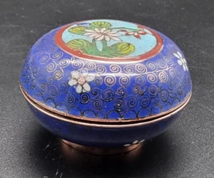 ANTIQUE CHINESE CLOISONNE/BRONZE/ENAMEL COSMETIC/TRINKET BOX C 1900 1940 - Picture 1 of 12