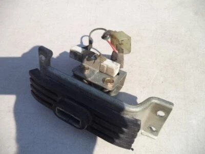 92 95 94 93 91 FZR1000 FZR 1000 RESISTER & GAS TANK MOUNT BRACKET CUSHION YAMAHA - Image 1 of 4